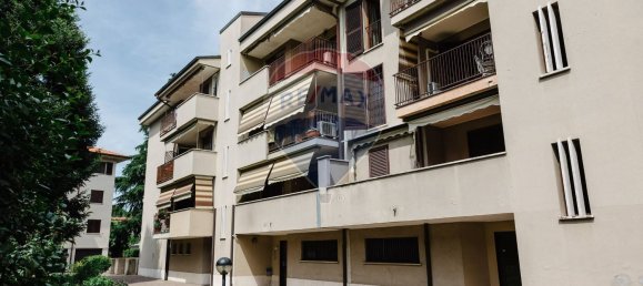 3غرفة شقة في Agrate Brianza, Italy رقم 334549 2