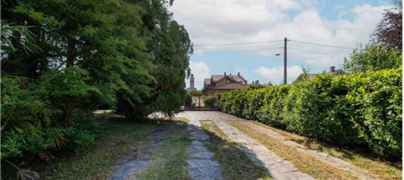 6 bedrooms Villa in Sulbiate, Italy No. 298565 17