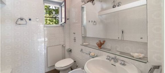 6 bedrooms Villa in Sulbiate, Italy No. 298565 32