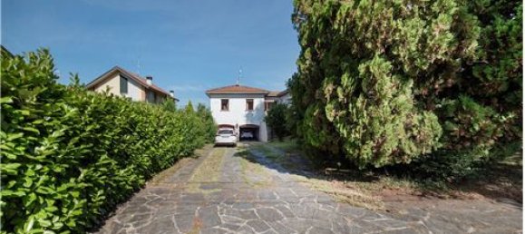 6 bedrooms Villa in Sulbiate, Italy No. 298565 16