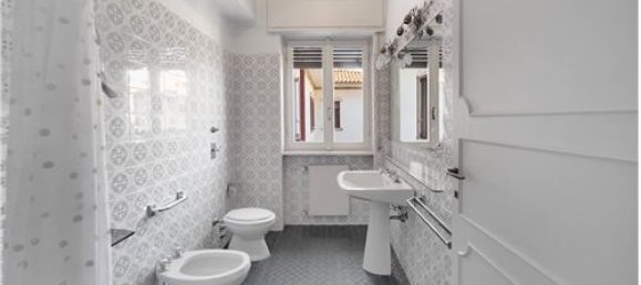 6 bedrooms Villa in Sulbiate, Italy No. 298565 42