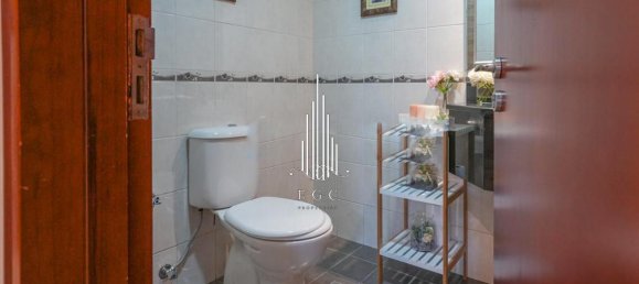 4 bedrooms Villa in Abu Dhabi, UAE No. 43307 19