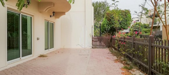 4 bedrooms Villa in Abu Dhabi, UAE No. 43307 17