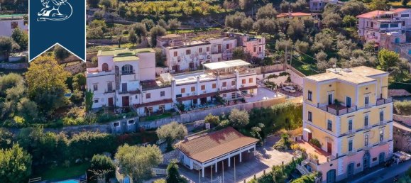 4 bedrooms Villa in Vico Equense, Italy No. 326941 2