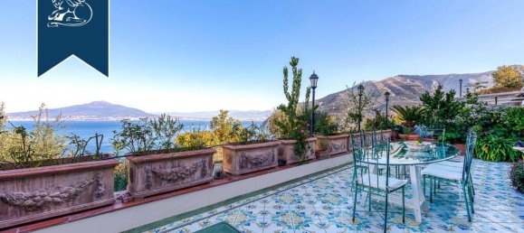 4 bedrooms Villa in Vico Equense, Italy No. 326941 3
