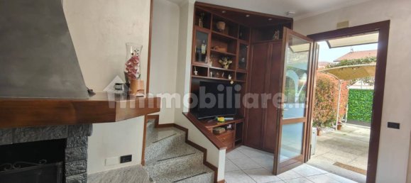 Дом с 3 спальнями в Баранцате, Италия № 193938 8