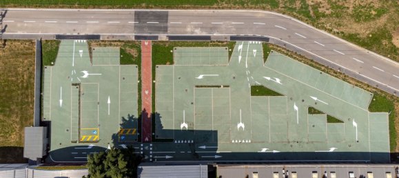 1217m² Office in Milan, Italy No. 245582 3