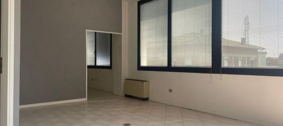 Büro in Reggio Emilia, Italy 115m², Nr. 254247 11