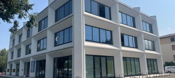 Büro in Reggio Emilia, Italy 115m², Nr. 254247 2