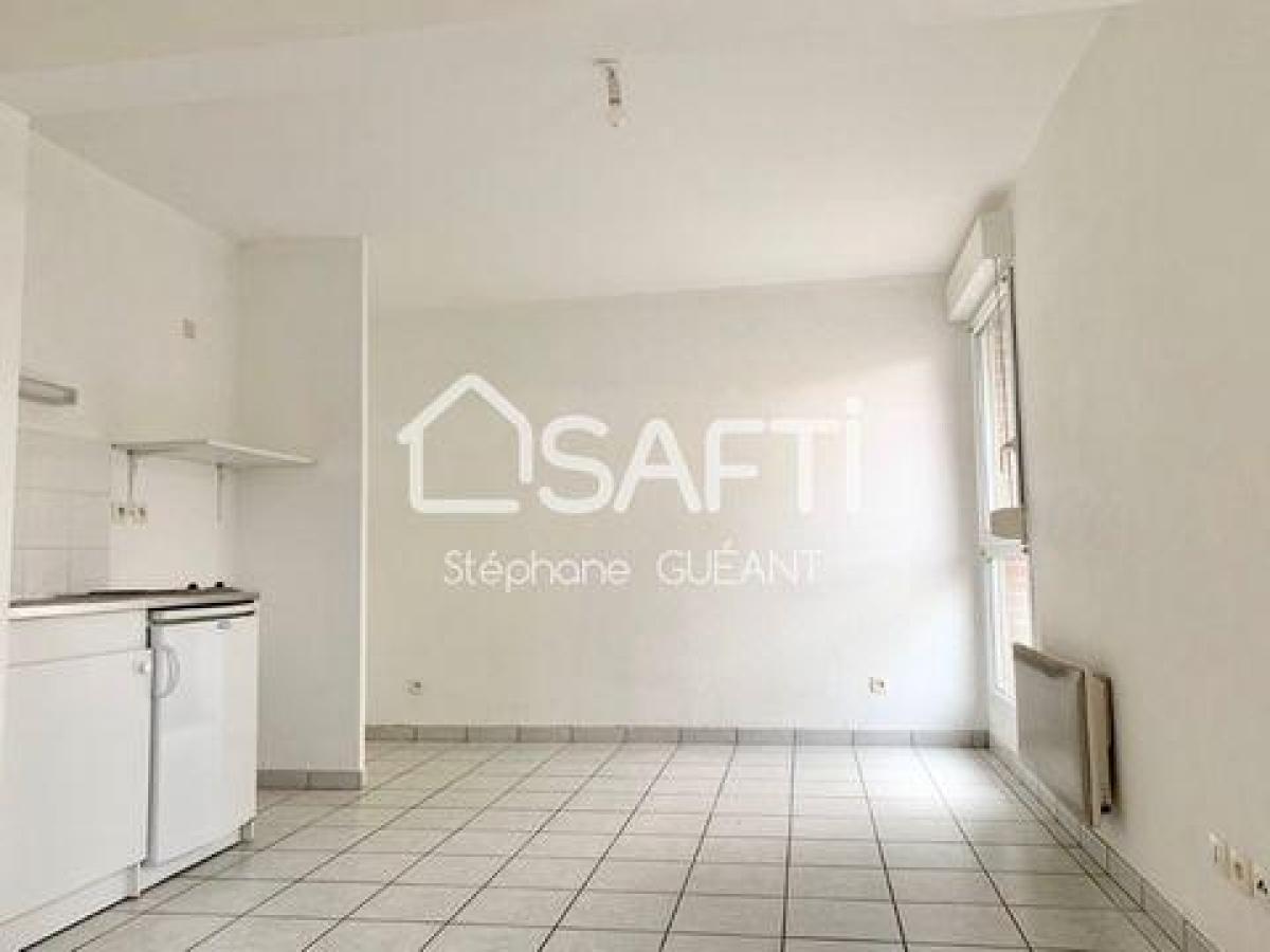 Studio in Abbeville, France No. 11126