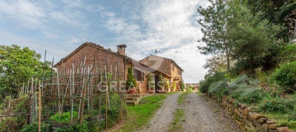 4 bedrooms House in San Gimignano, Italy No. 179158 3