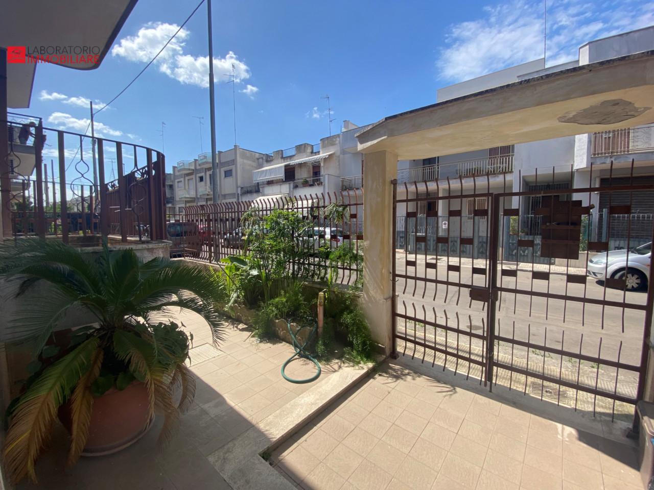 Дом с 3 комнатами в Лечче, Италия № 150832