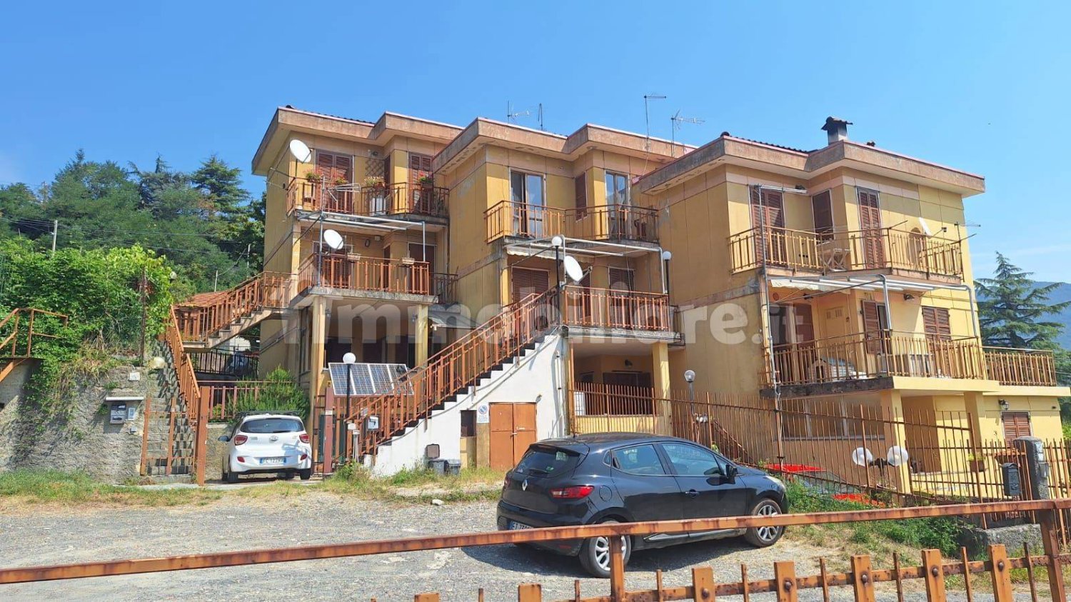 2 bedrooms Apartment in Savignone, Italy No. 371151
