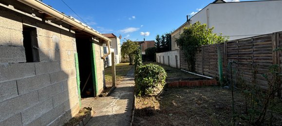 Casa de 1 dormitorio en Bezons, France No. 178719 2