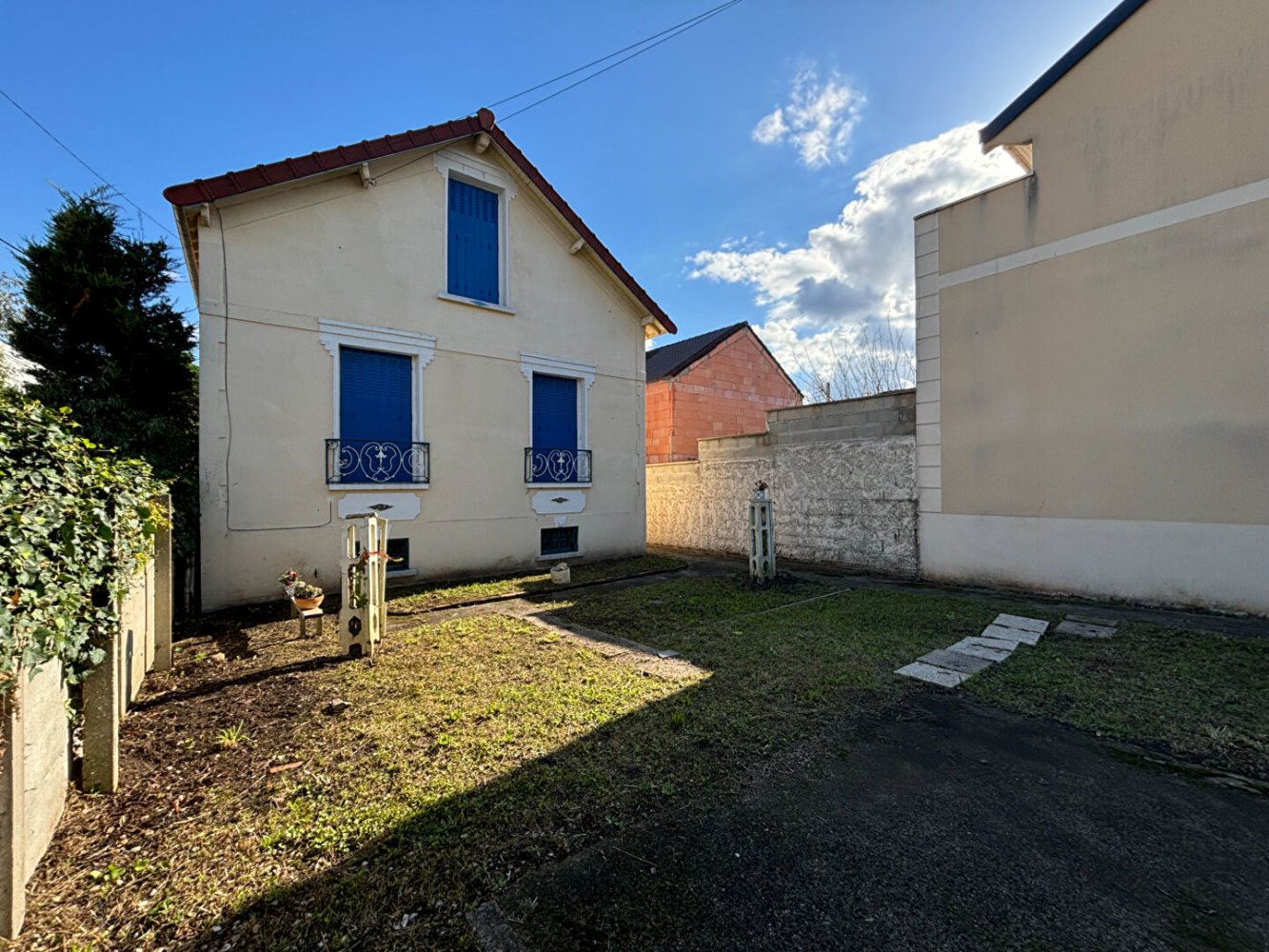 Casa de 1 dormitorio en Bezons, France No. 178719