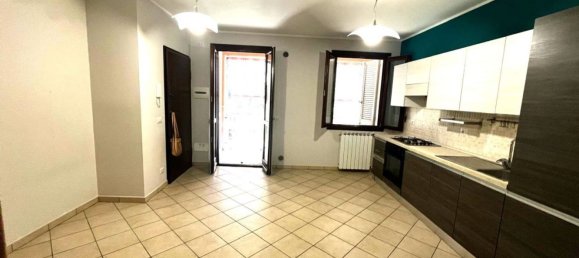 2 rooms Apartment in Campi Bisenzio, Italy No. 262020 3