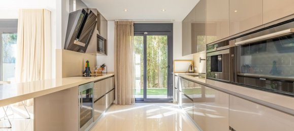 Вилла с 4 спальнями в Аликанте, Испания № 189204 11