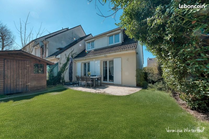 Casa de 3 dormitorios en Mantes-la-Ville, France No. 319420