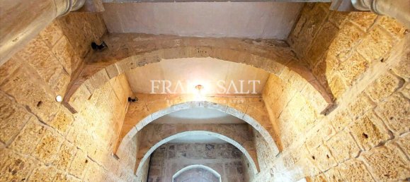 Отель, гостиница с 4 спальнями в Корми, Мальта № 1849 4