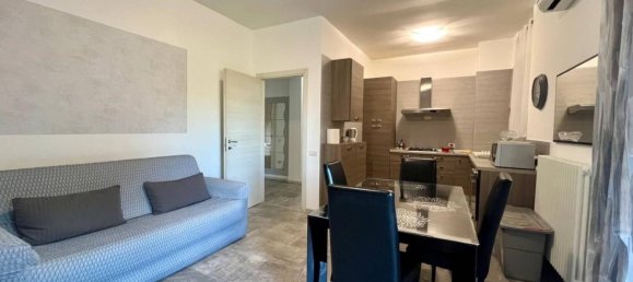 2 bedrooms Apartment in Florence, Italy No. 328797 3