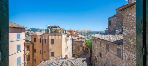 3 Schlafzimmer Wohnung in Perugia, Italy, Nr. 258942 11