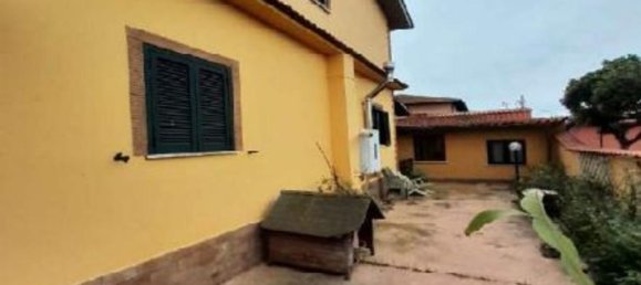 Villa de 5 habitaciónes en Ardea, Italy No. 14543 3