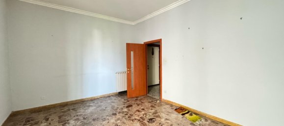 3 rooms Apartment in Castellammare di Stabia, Italy No. 227626 4