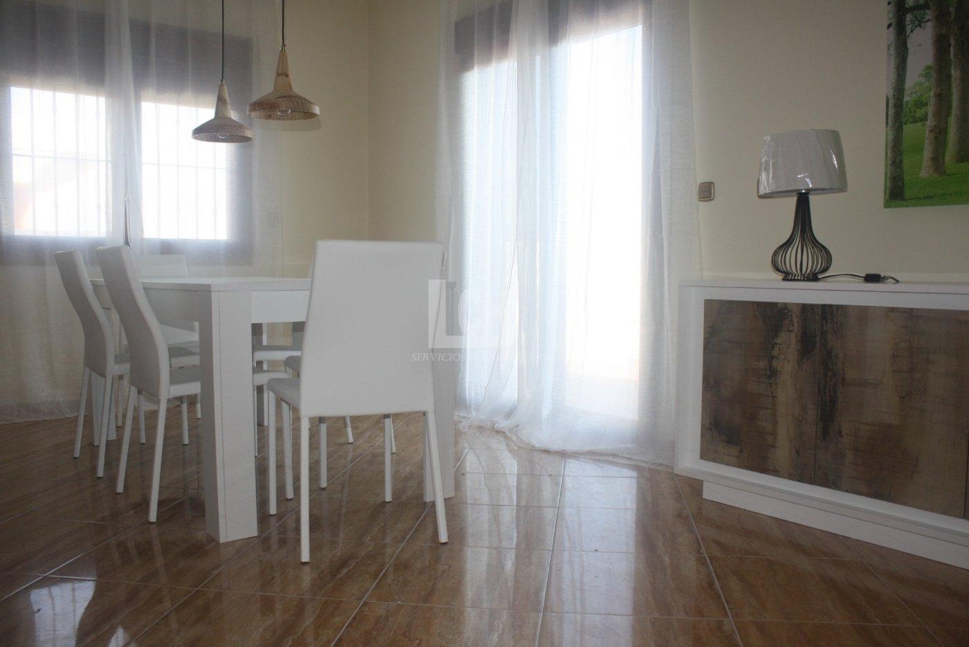 3 غرف نوم فيلا في Torrevieja, Spain رقم 128358