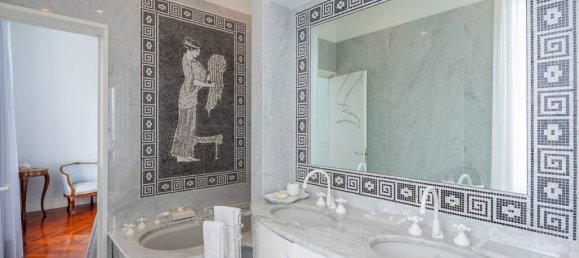 8 bedrooms Villa in Ospedaletti, Italy No. 18979 10