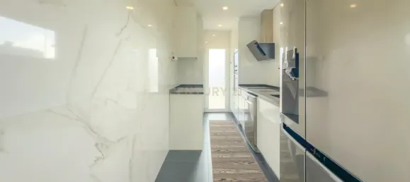 3 bedrooms Villa in Porto Salvo, Portugal No. 111041 22