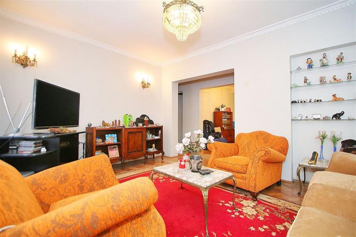 5 bedrooms House in Santiago, Chile No. 2010