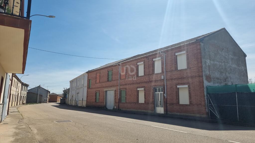 5 bedrooms Villa in Leon, Spain No. 82815