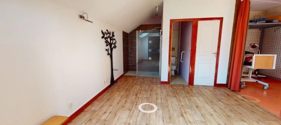 Moradia em banda de 6 divisões em Courtenay, France N.º 86437 9