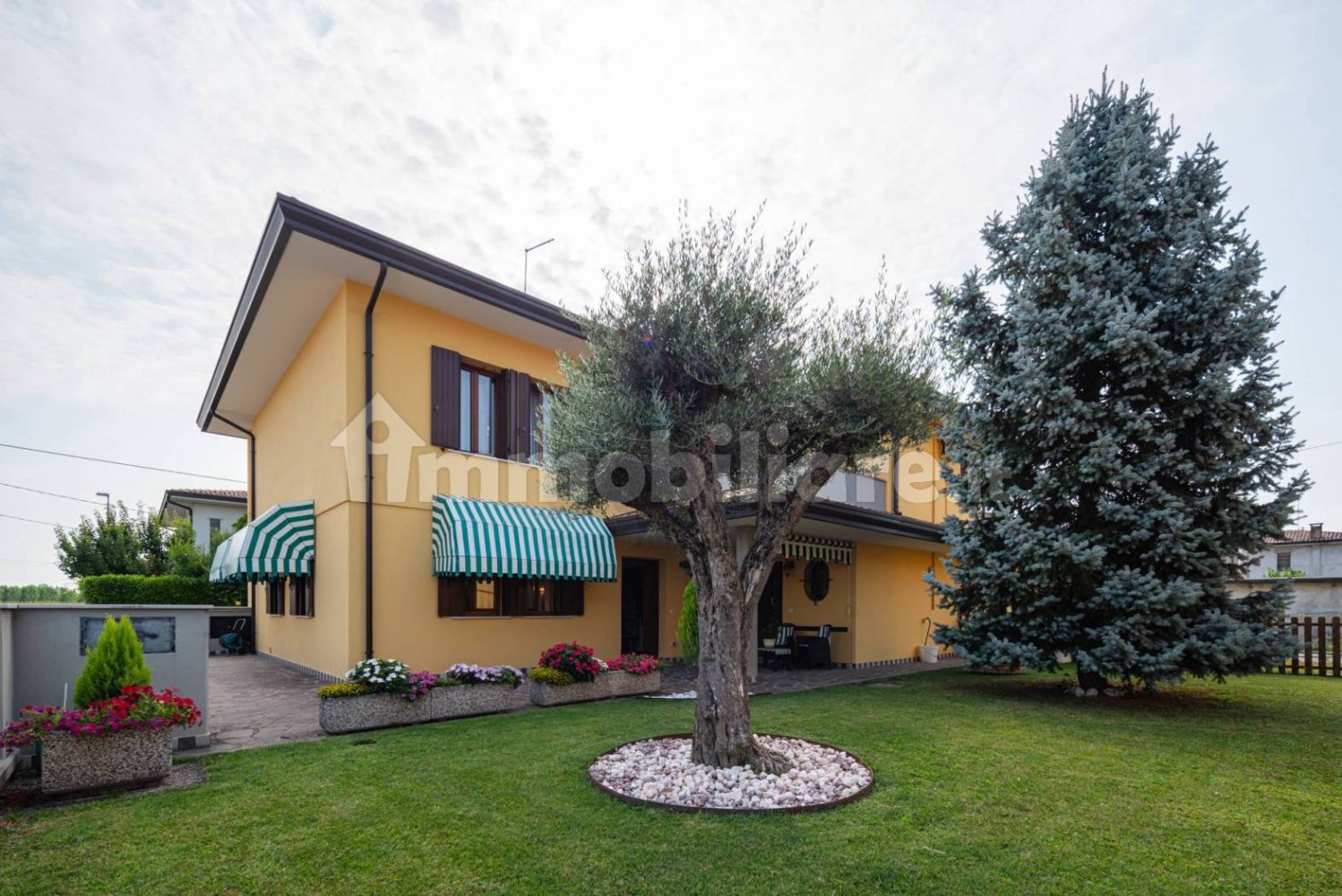 3 bedrooms Villa in Roncade, Italy No. 301615