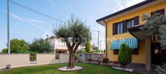 3 bedrooms Villa in Roncade, Italy No. 301615 3