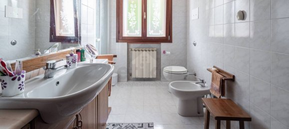 3 bedrooms Villa in Roncade, Italy No. 301615 18