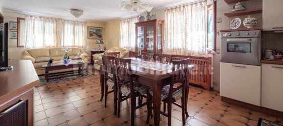 3 bedrooms Villa in Roncade, Italy No. 301615 11