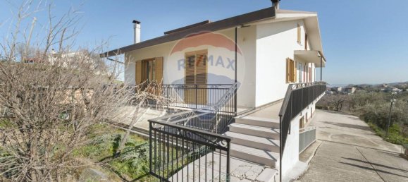 5 rooms Villa in Gessopalena, Italy No. 41238 5