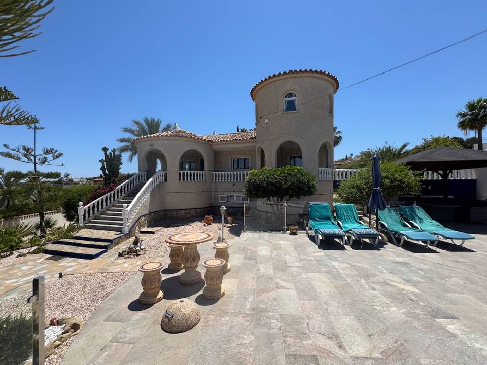 5 bedrooms Villa in Algorfa, Spain No. 183541