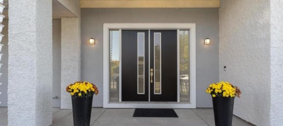 6 bedrooms House in British Columbia, Canada No. 243 5