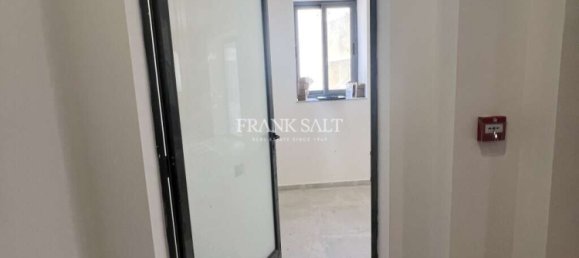 125m² Office in Sliema, Malta No. 13022 2