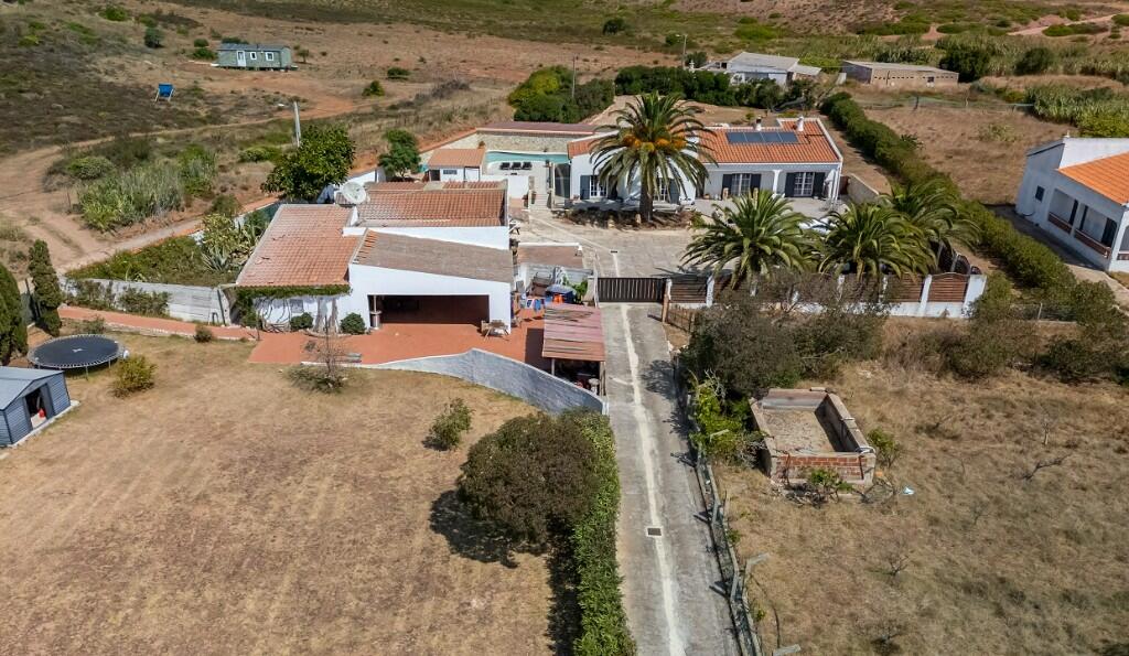 6 bedrooms Villa in Vila do Bispo, Portugal No. 306153