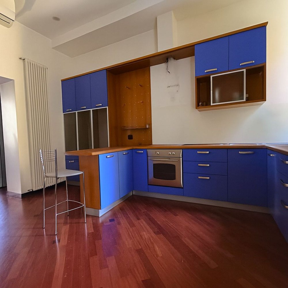 3 rooms Apartment in Milan, Italy No. 261243