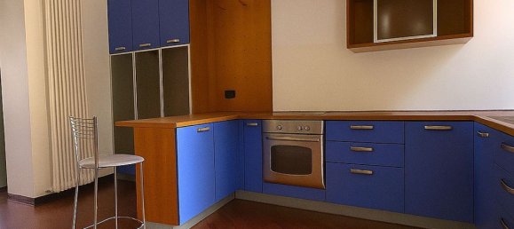 3 rooms Apartment in Milan, Italy No. 261243 2