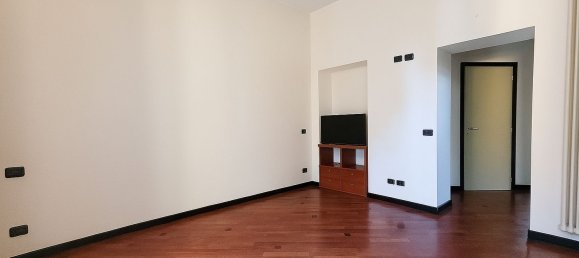 3 rooms Apartment in Milan, Italy No. 261243 9
