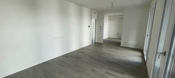 3 rooms Apartment in Pessano con Bornago, Italy No. 2108 3