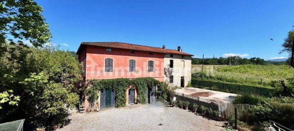 Вилла с 6 спальнями в Лукка, Италия № 115800 3