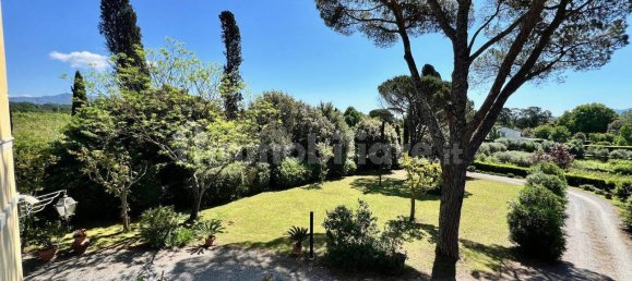 Вилла с 6 спальнями в Лукка, Италия № 115800 17