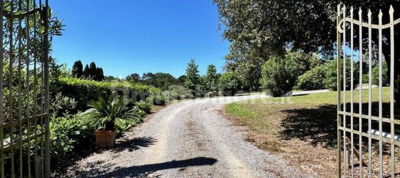 Вилла с 6 спальнями в Лукка, Италия № 115800 15