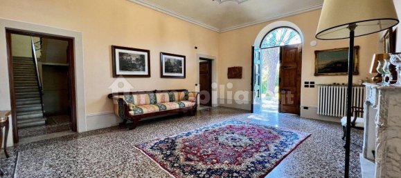 Вилла с 6 спальнями в Лукка, Италия № 115800 21